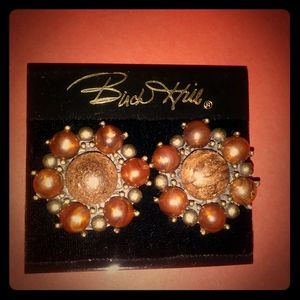Vintage Brown/wood clip earrings A5